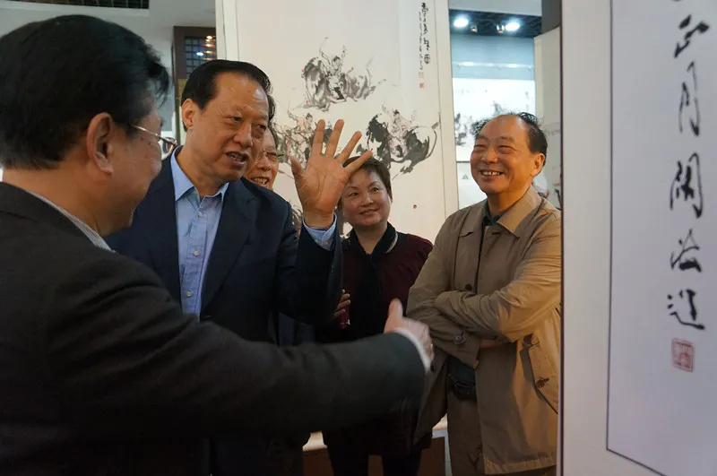 江苏省政协副主席张九汉赞扬唐人马球图