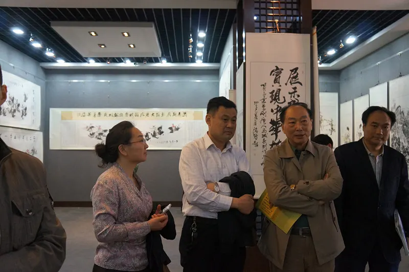 表情都显得非常的兴奋