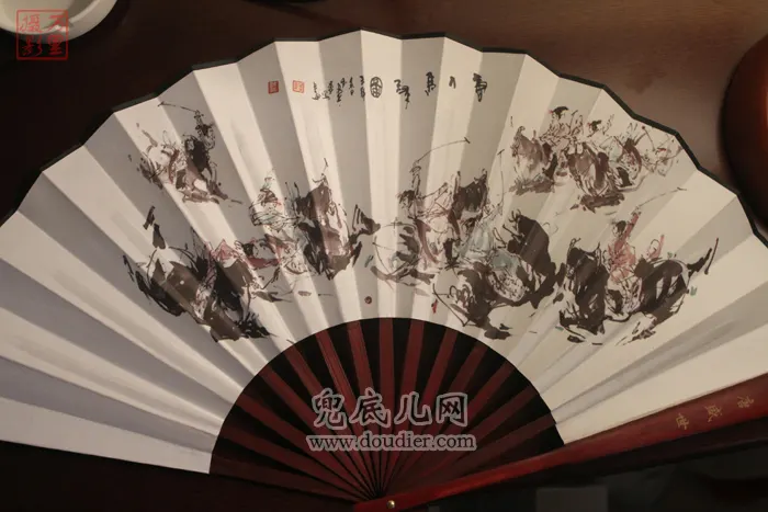 特制扇子上的马球图