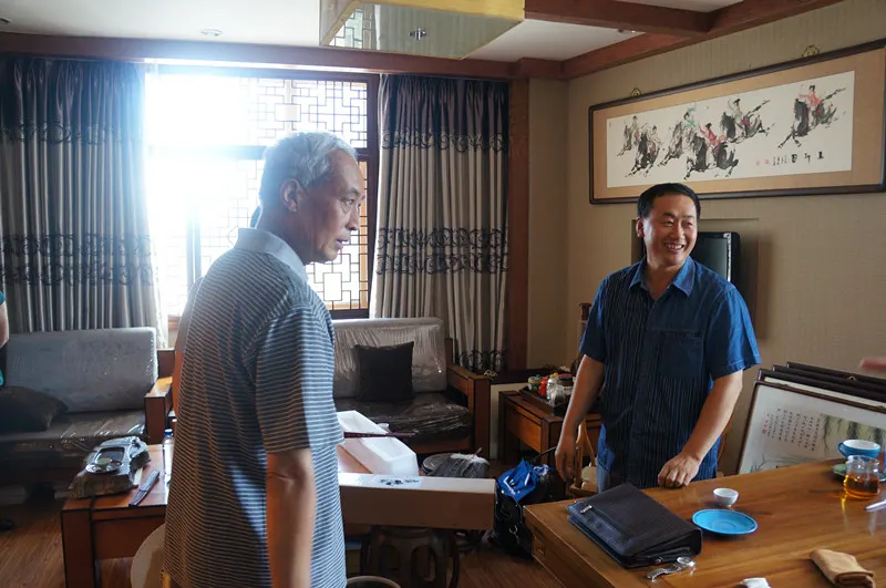 李健民和子柔李刚(右)