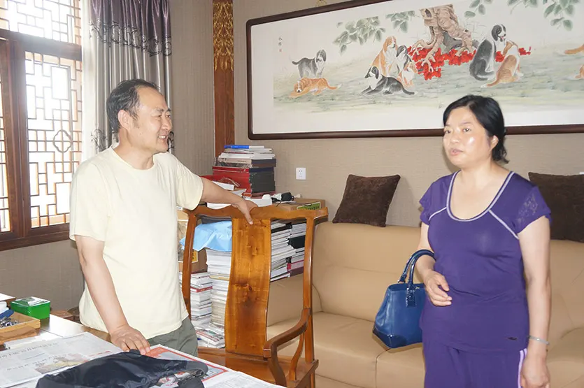 枣庄黎洁装饰材料工程有限公司 黎红清总经理 与艺术总监高润祥教授