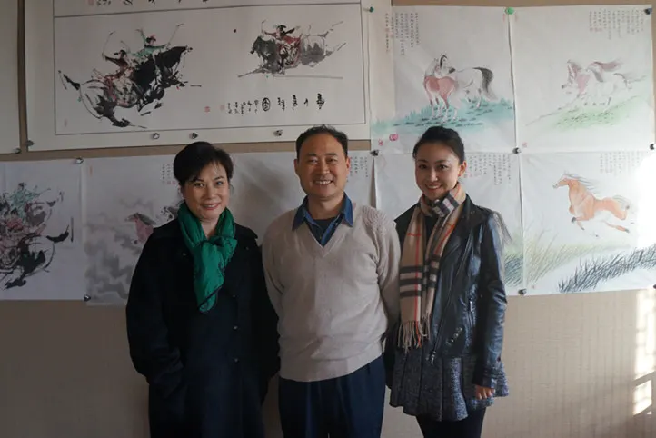 著名女高音歌唱家铁金(左)空政歌舞团青年演员吴倩(右)