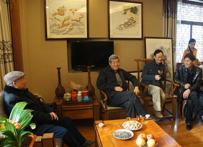 共叙战友情