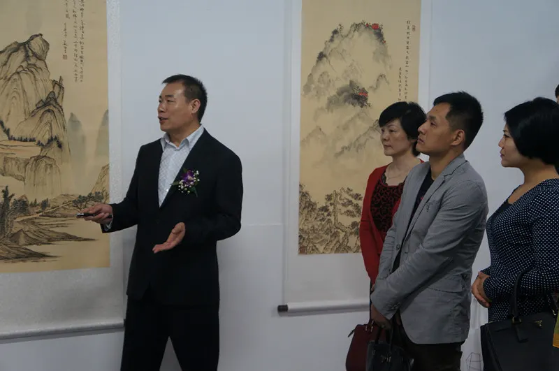 “义务解说员”贾继茂盛