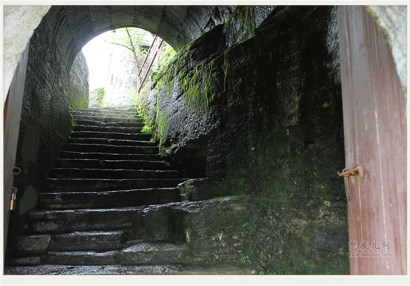雨登天台山:静享深山的空灵与宁静