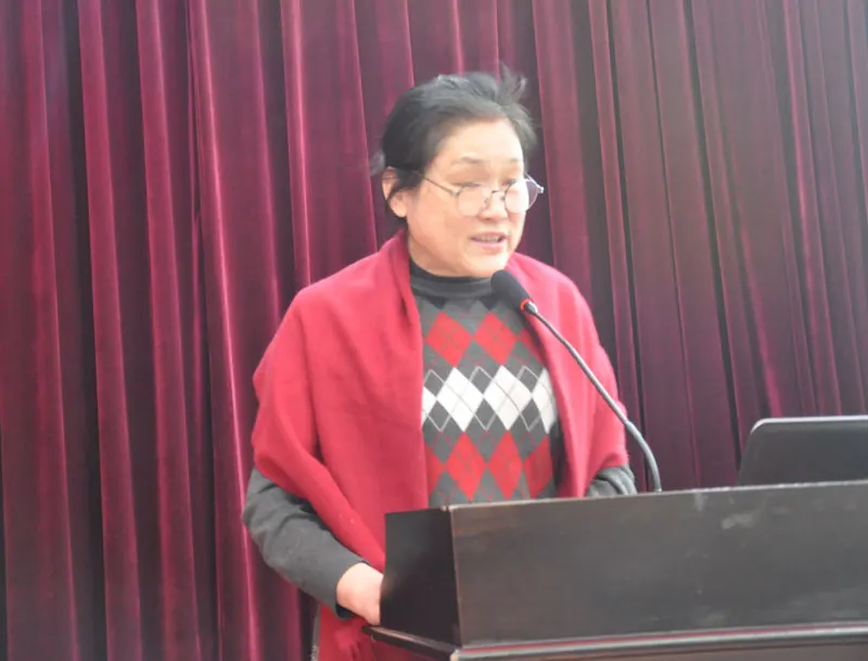 荣宝斋资深画廊经理、兜底儿网书画鉴定委员会秘书长胡鹏