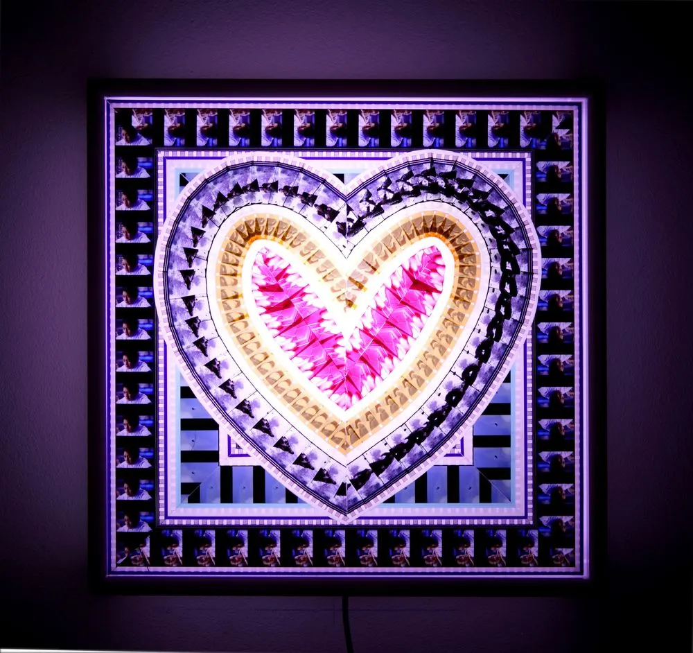 3-1 LOVE 30X30X10cm 2013