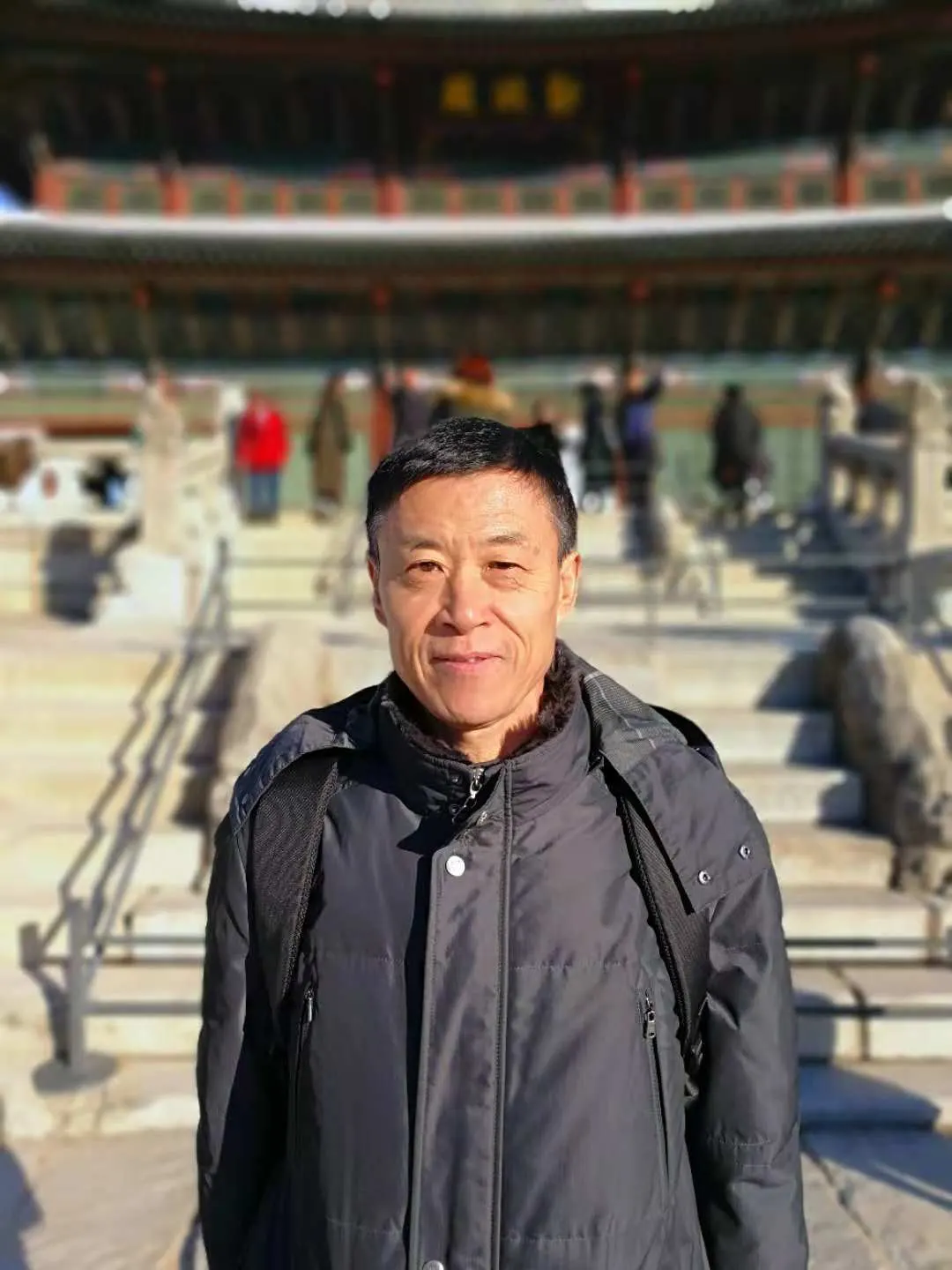 访问团成员风采之赵庆锋在景福宫留影