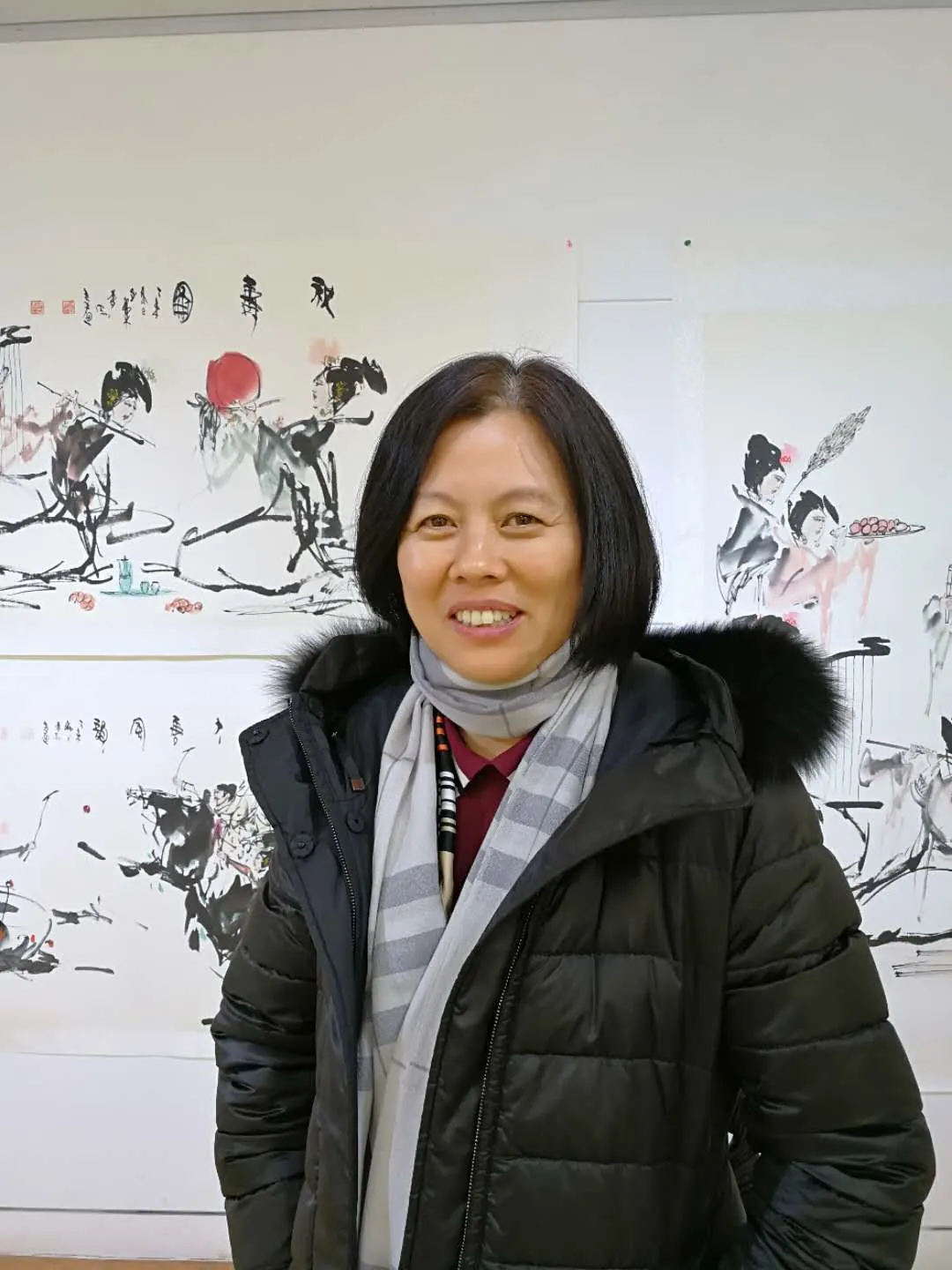 访问团成员风采之孙丽在坡州艺术中心展览现场留影