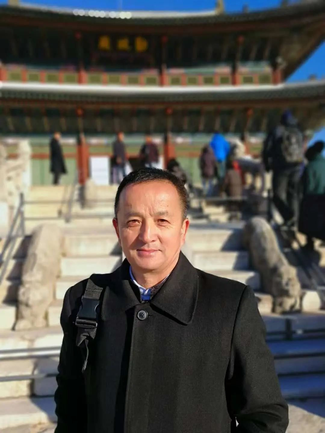 访问团成员风采之王健梁在景福宫留影